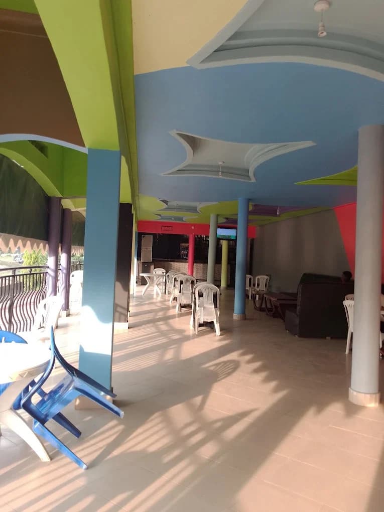 Sparrow Bar and Lodge in Kasese